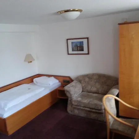 Drei Schwane 3* Zeitz